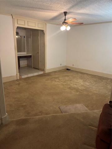 3817 Wedgworth Road S, Fort Worth, TX 76133