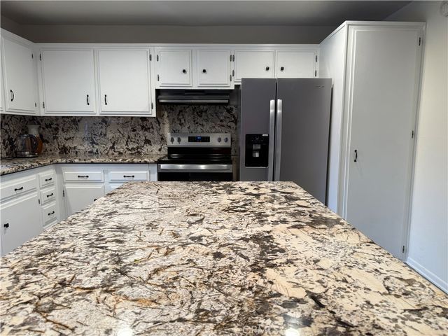 5477 Nestle Avenue 11, Tarzana, CA 91356
