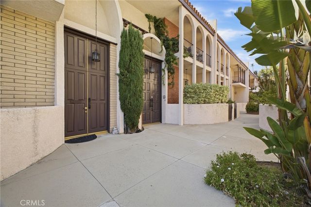 5477 Nestle Avenue 11, Tarzana, CA 91356