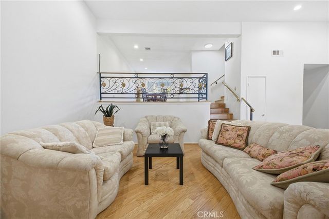 5477 Nestle Avenue 11, Tarzana, CA 91356