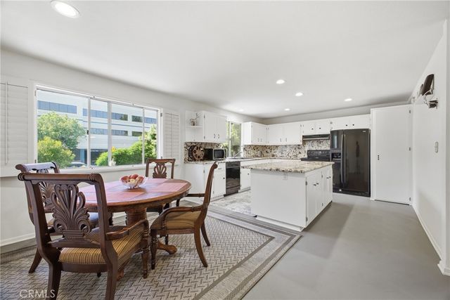5477 Nestle Avenue 11, Tarzana, CA 91356