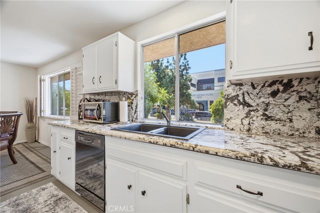 5477 Nestle Avenue 11, Tarzana, CA 91356