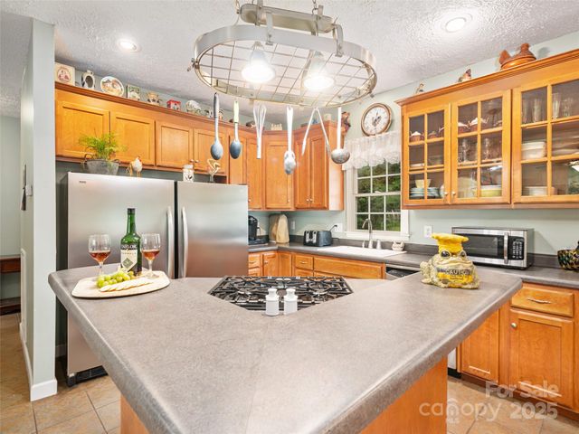 2216 Beans Creek Road, Bakersville, NC 28705