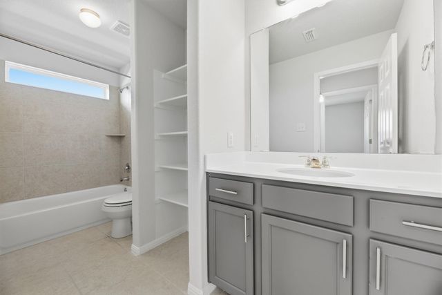 211 Silver Glen DR, Kyle, TX 78640