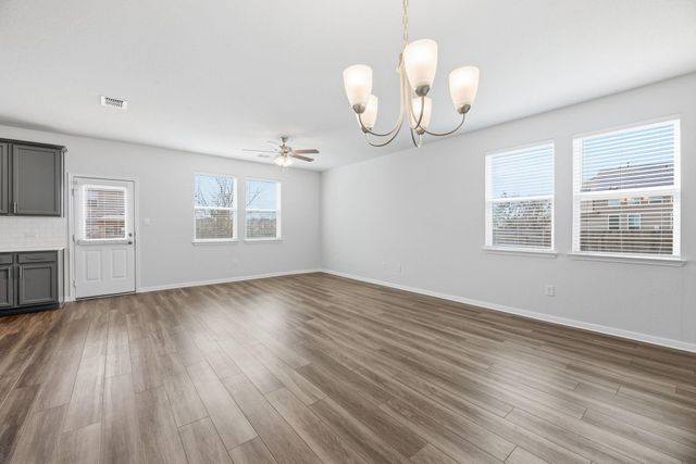 211 Silver Glen DR, Kyle, TX 78640