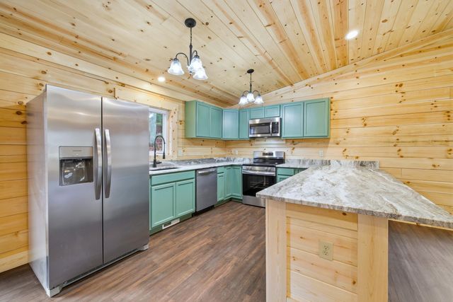 875 WILLOW LN, Mt Jackson, VA 22842