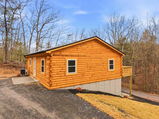 875 WILLOW LN, Mt Jackson, VA 22842