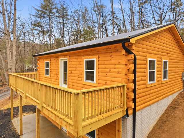 875 WILLOW LN, Mt Jackson, VA 22842