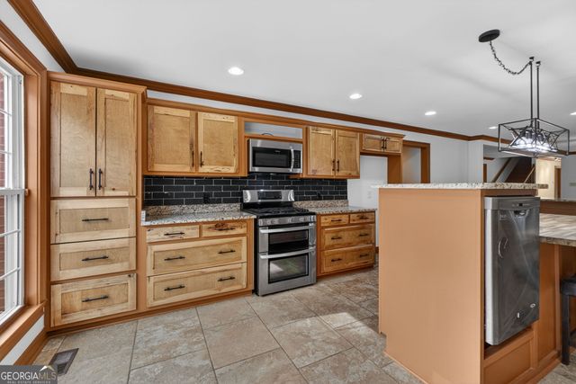 916 Highway 36 W, Barnesville, GA 30204