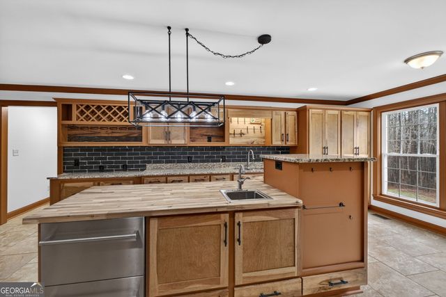 916 Highway 36 W, Barnesville, GA 30204