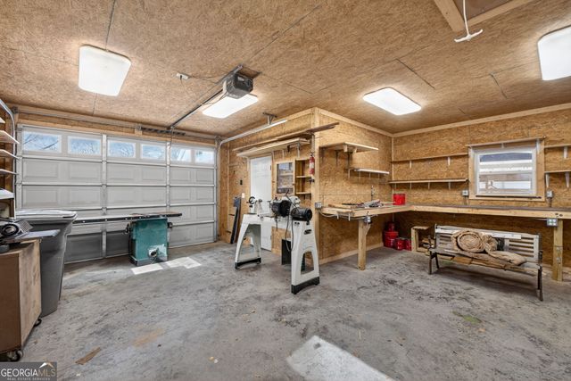 916 Highway 36 W, Barnesville, GA 30204