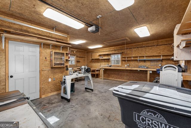 916 Highway 36 W, Barnesville, GA 30204