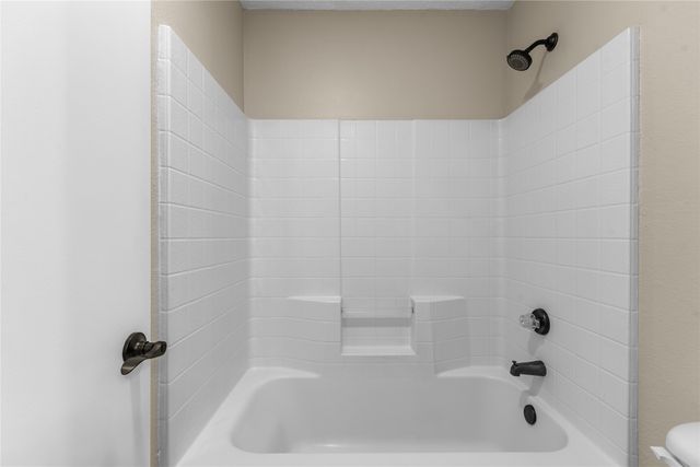 1035 N Ravinia Drive, Dallas, TX 75211