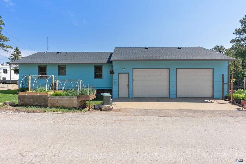 416 MATTHEW ST, Lead, SD 57754