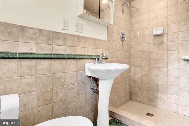 19 MAPLE RD, York, PA 17403