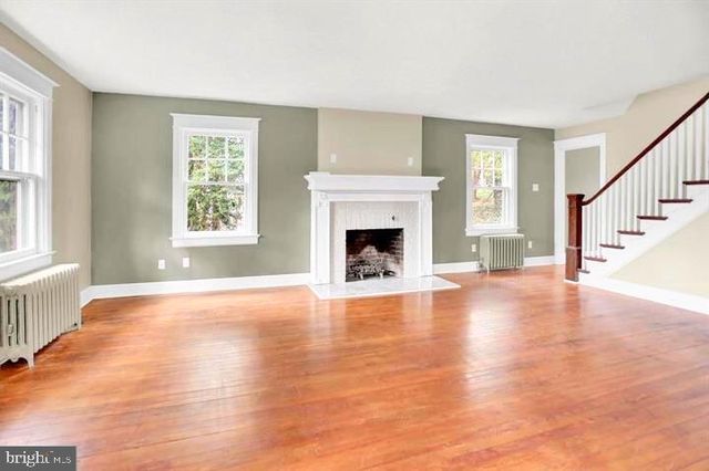 19 MAPLE RD, York, PA 17403