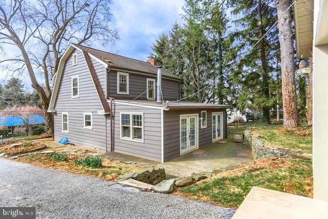 19 MAPLE RD, York, PA 17403