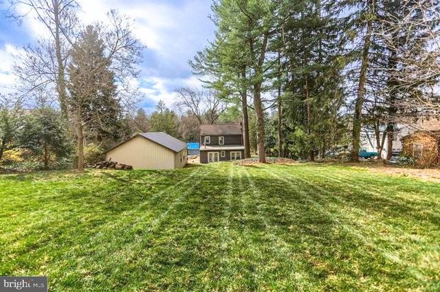 19 MAPLE RD, York, PA 17403