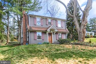 19 MAPLE RD, York, PA 17403