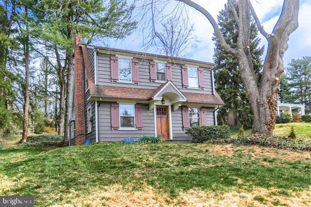 19 MAPLE RD, York, PA 17403