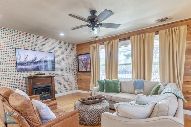 757 Maxwell Street, Buffalo Gap, TX 79508