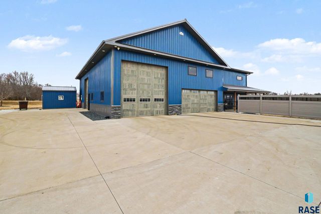 27404 470th Ave Avenue, Lennox, SD 57039