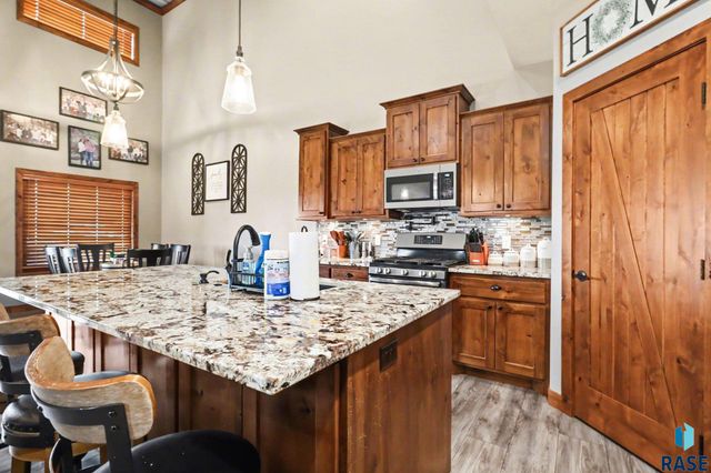 27404 470th Ave Avenue, Lennox, SD 57039