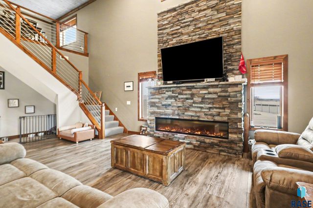 27404 470th Ave Avenue, Lennox, SD 57039