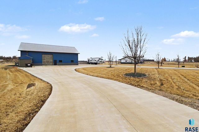27404 470th Ave Avenue, Lennox, SD 57039