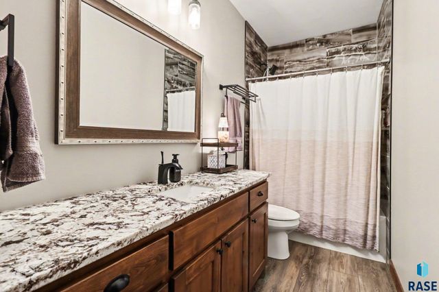 27404 470th Ave Avenue, Lennox, SD 57039