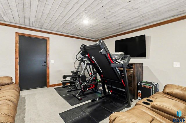 27404 470th Ave Avenue, Lennox, SD 57039