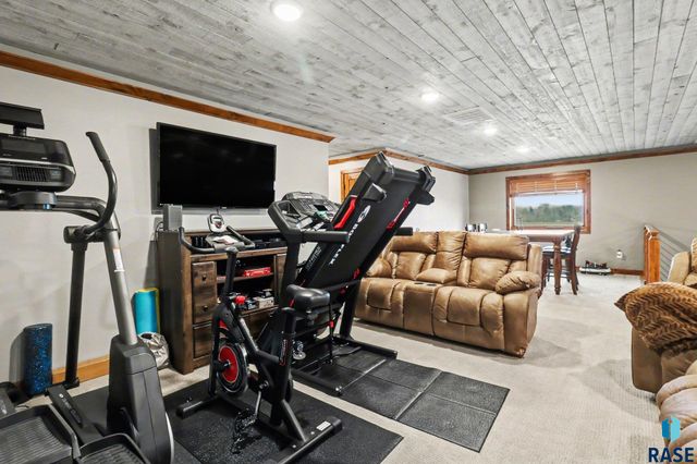 27404 470th Ave Avenue, Lennox, SD 57039