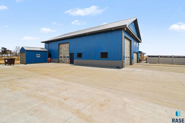 27404 470th Ave Avenue, Lennox, SD 57039
