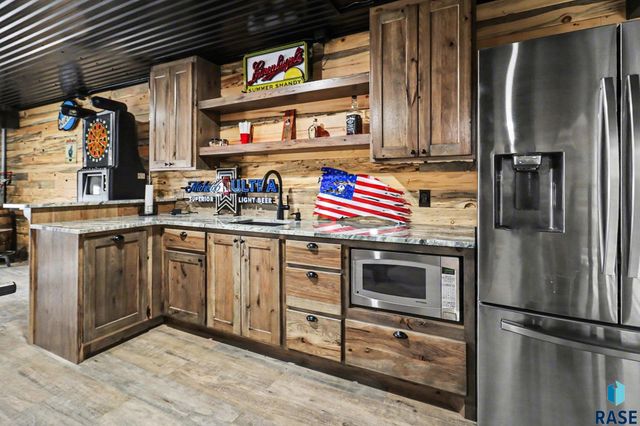 27404 470th Ave Avenue, Lennox, SD 57039