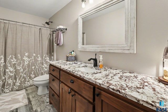 27404 470th Ave Avenue, Lennox, SD 57039