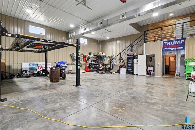 27404 470th Ave Avenue, Lennox, SD 57039