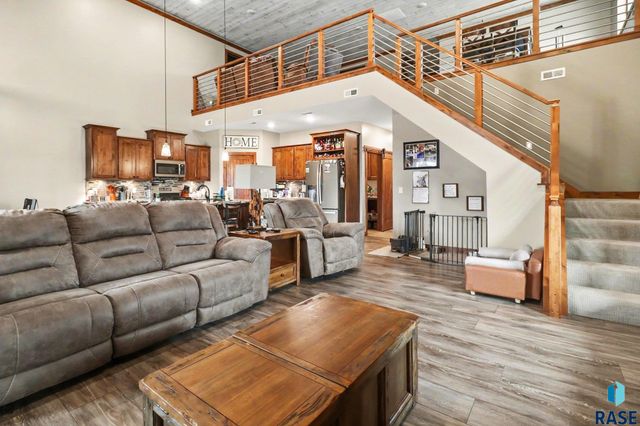 27404 470th Ave Avenue, Lennox, SD 57039