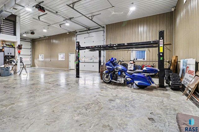 27404 470th Ave Avenue, Lennox, SD 57039