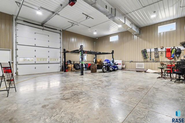 27404 470th Ave Avenue, Lennox, SD 57039