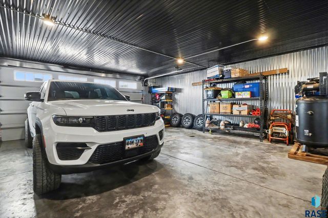 27404 470th Ave Avenue, Lennox, SD 57039