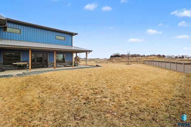 27404 470th Ave Avenue, Lennox, SD 57039