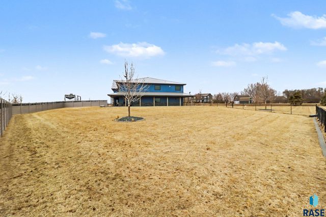 27404 470th Ave Avenue, Lennox, SD 57039