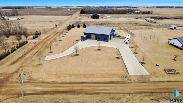 27404 470th Ave Avenue, Lennox, SD 57039
