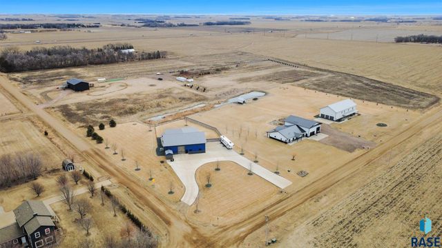 27404 470th Ave Avenue, Lennox, SD 57039