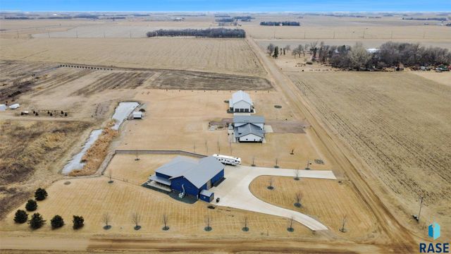 27404 470th Ave Avenue, Lennox, SD 57039
