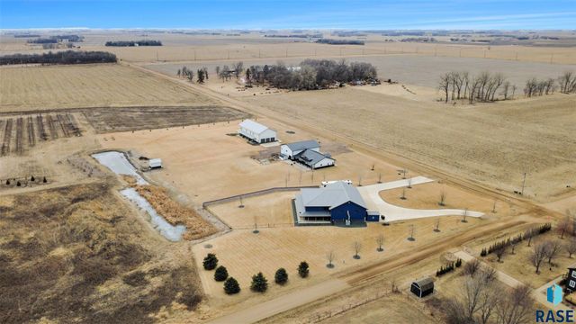 27404 470th Ave Avenue, Lennox, SD 57039