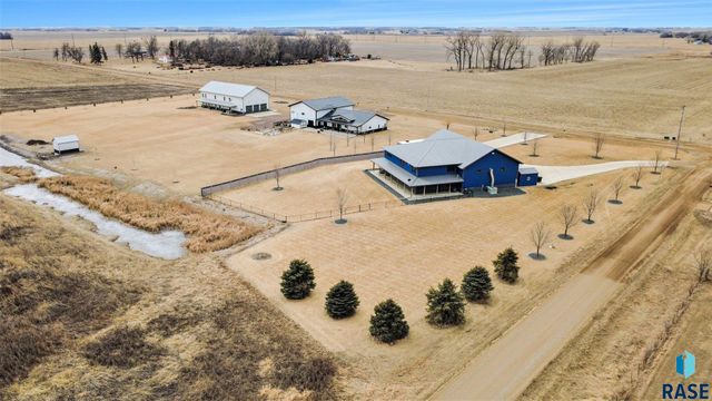 27404 470th Ave Avenue, Lennox, SD 57039