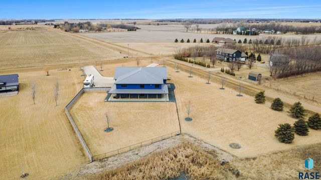 27404 470th Ave Avenue, Lennox, SD 57039