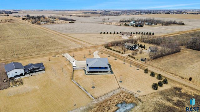 27404 470th Ave Avenue, Lennox, SD 57039