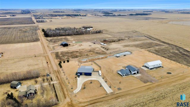 27404 470th Ave Avenue, Lennox, SD 57039